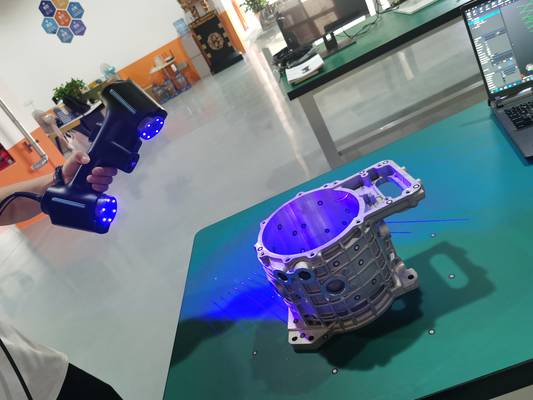 INSVISION AlphaScan 3D scanner scanning a casting