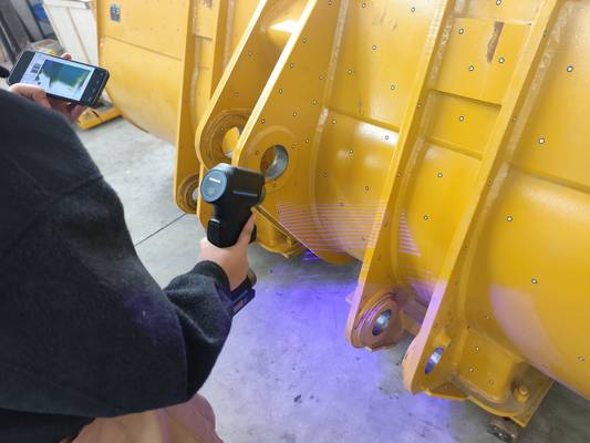 INSVISION AlphaScan Scanning an excavator