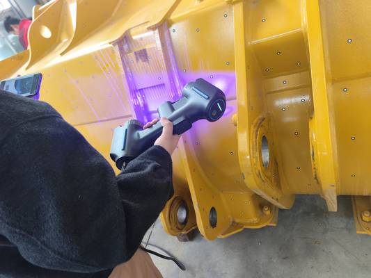 INSVISION AlphaScan Scanning an excavator